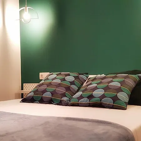 Wellrenting Plaza Nueva Apartment
